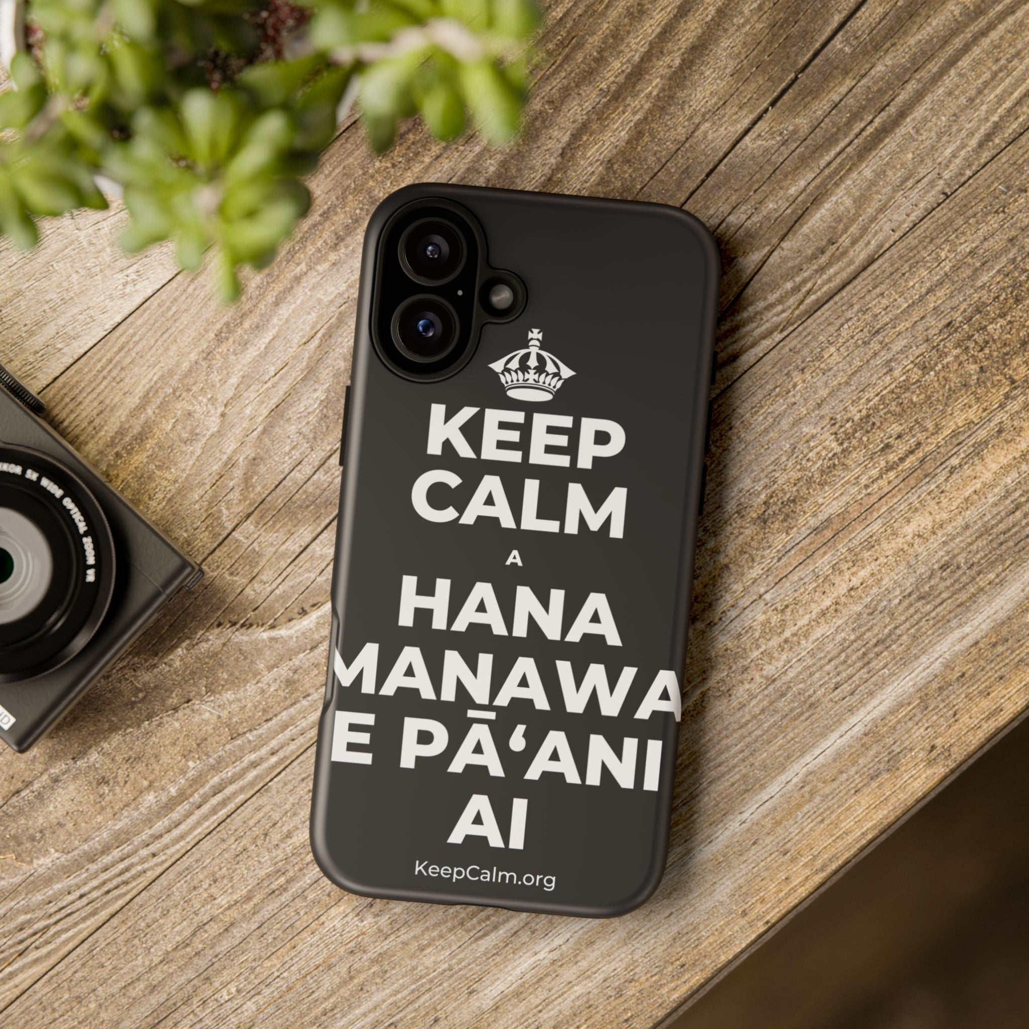 KEEP CALM A HANA MANAWA E PĀʻANI AI Phone Case (Dark)