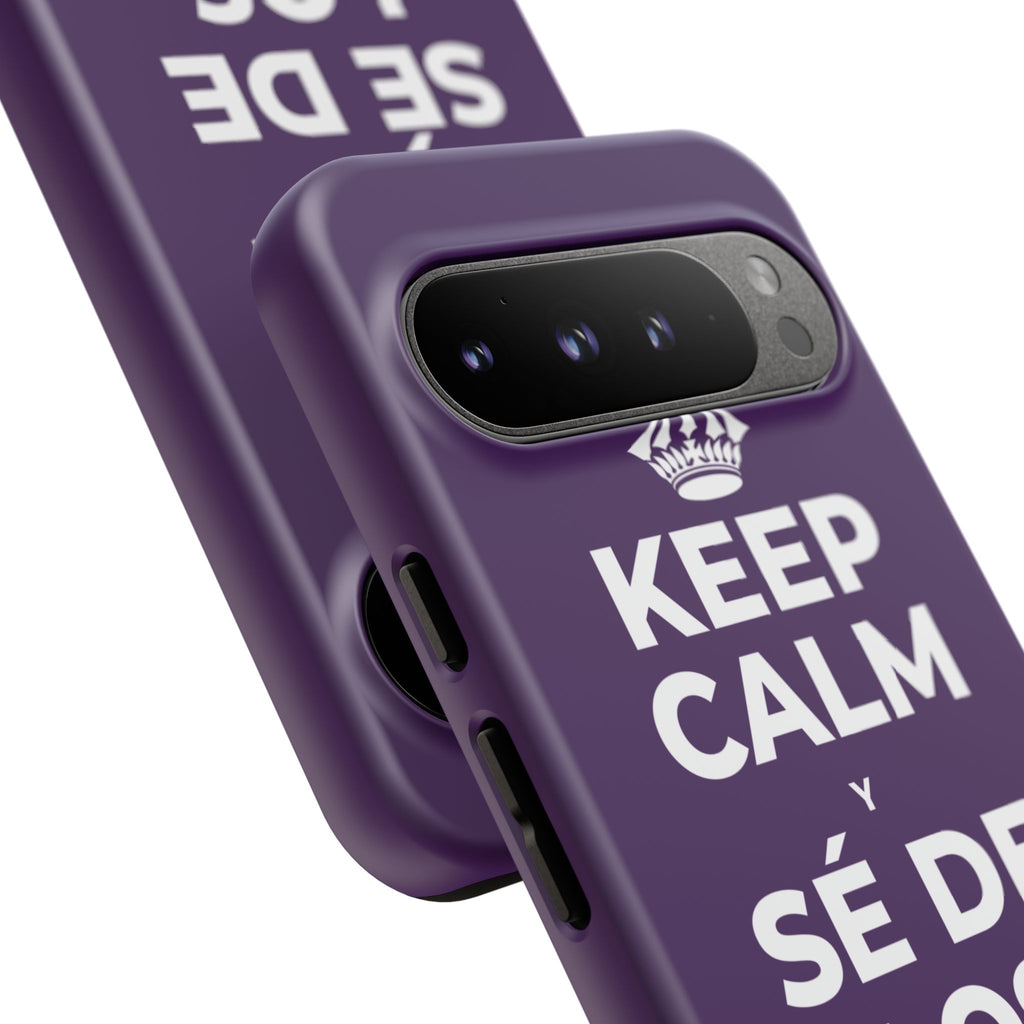 KEEP CALM Y SÉ DE LOS QUE AYUDAN Phone Case