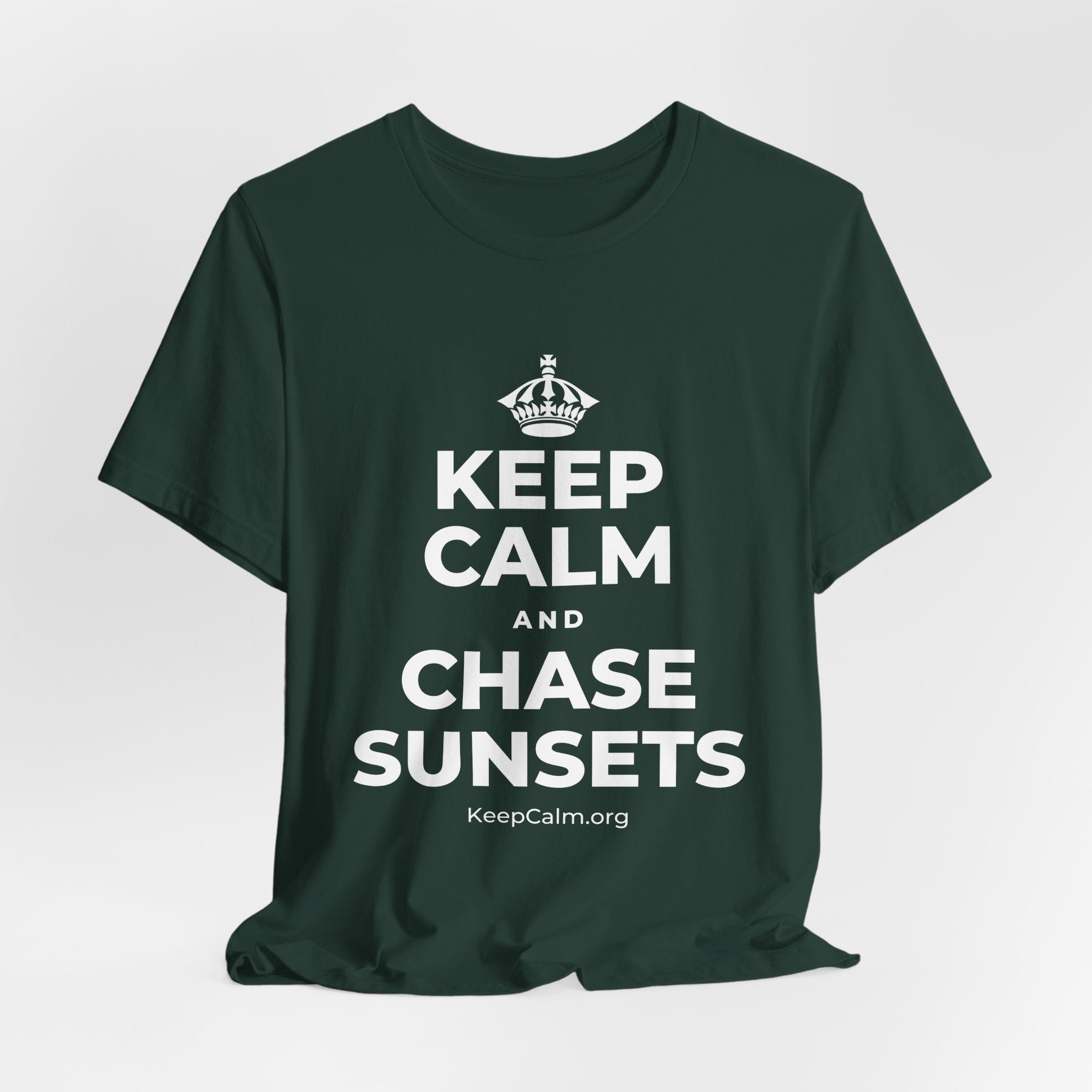 KEEP CALM AND CHASE SUNSETS T-Shirt (White–Asphalt)