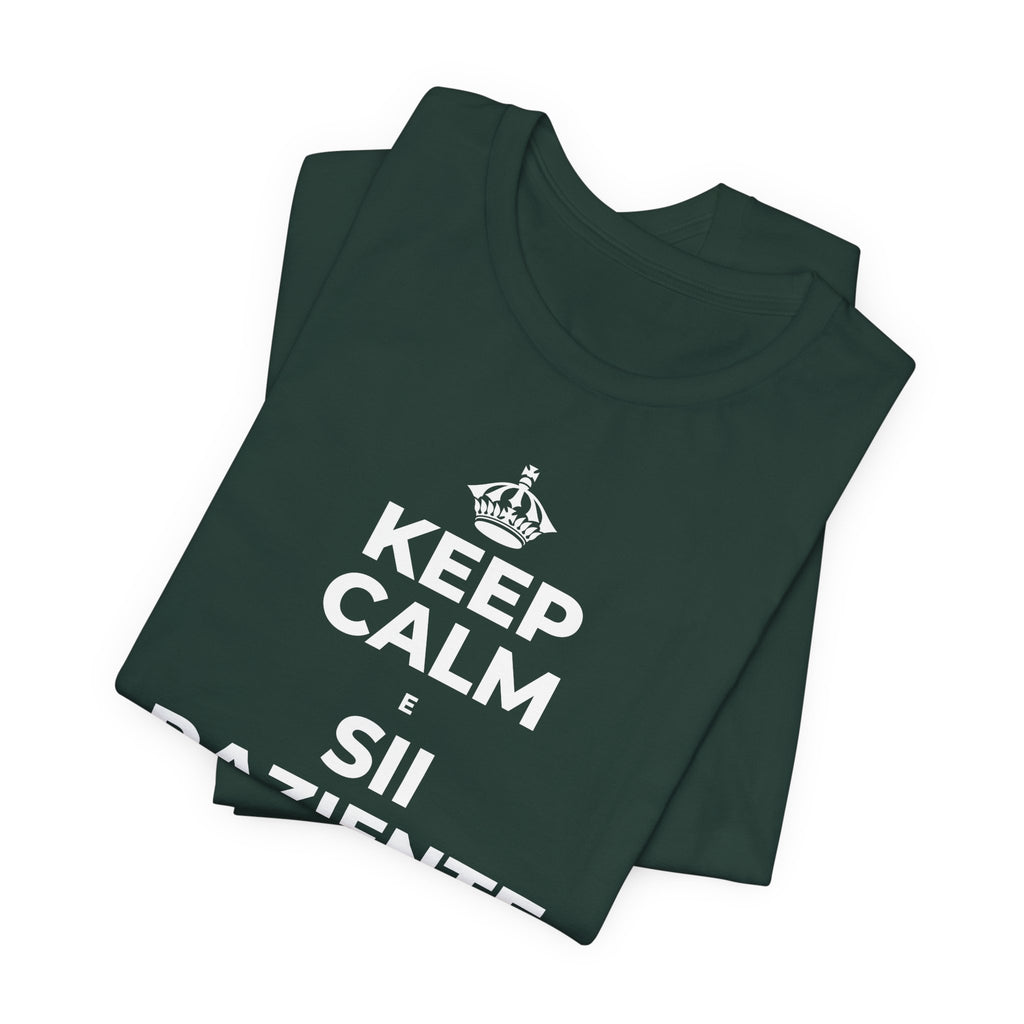 KEEP CALM E SII PAZIENTE CON LE NUOVE ABITUDINI T-Shirt (White–Asphalt)