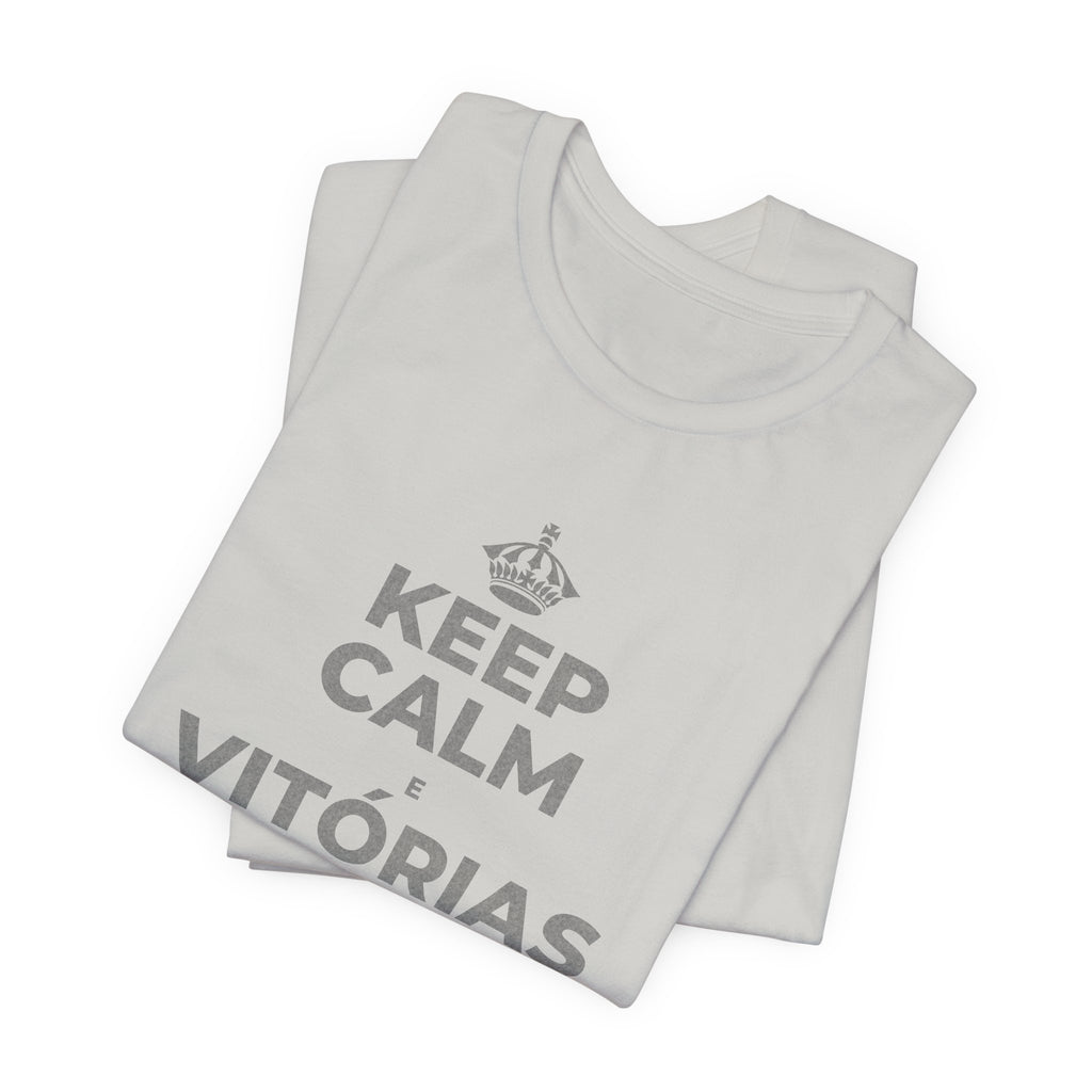 KEEP CALM E VITÓRIAS PEQUENAS, SEMANA GRANDE T-Shirt (Baby Blue–Silver)