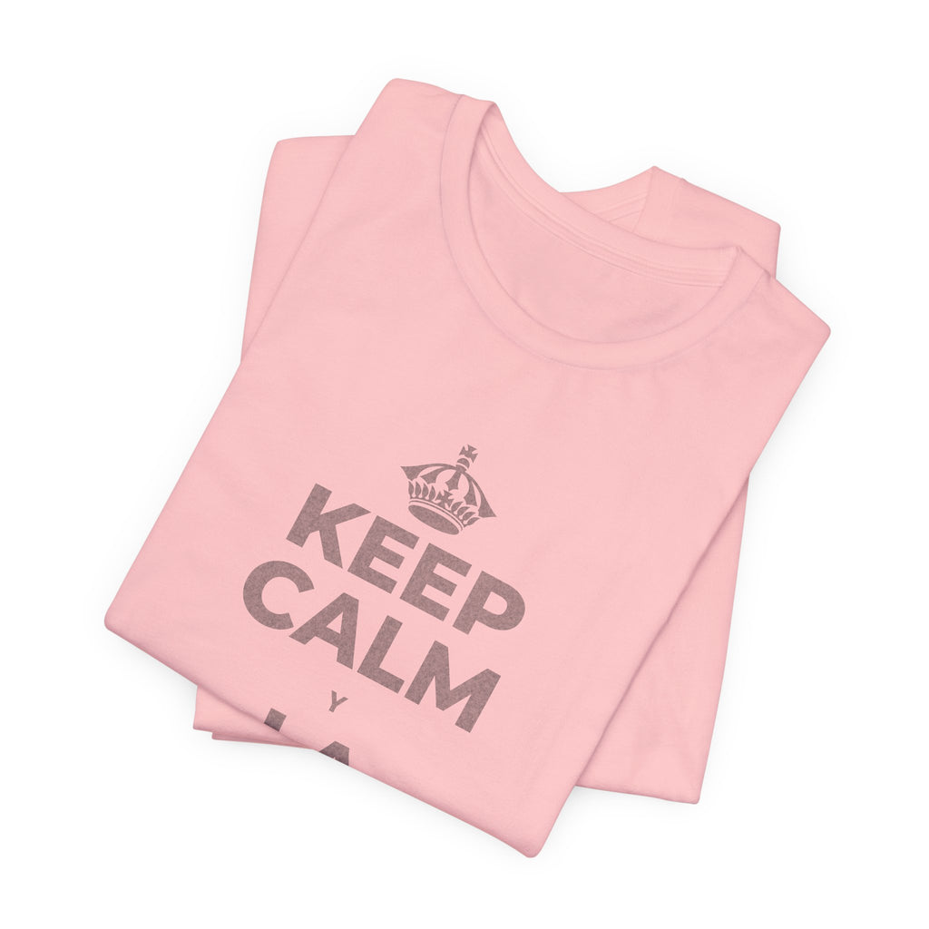 KEEP CALM Y LA FRENTE EN ALTO T-Shirt (White–Asphalt)