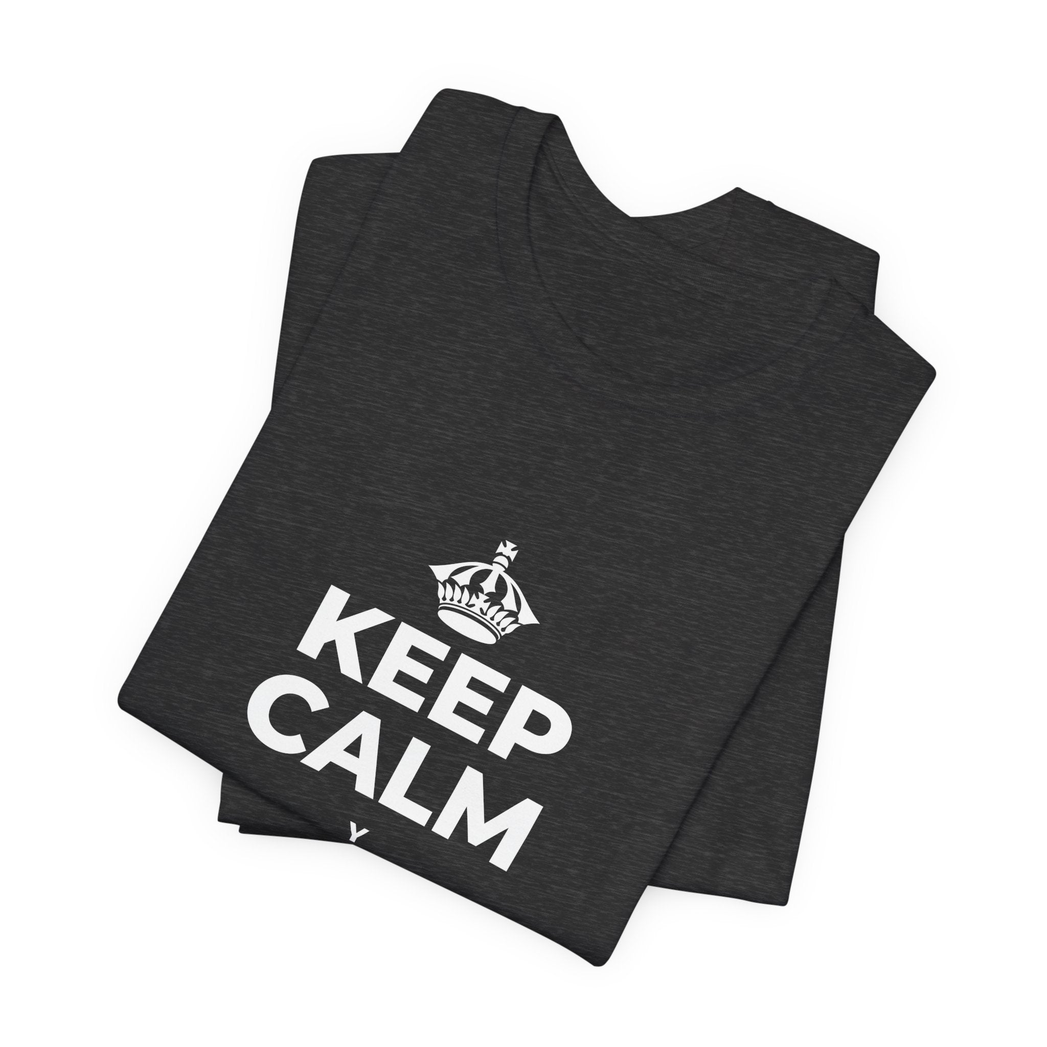 KEEP CALM Y DEJA QUE BASTE T-Shirt (White–Asphalt)