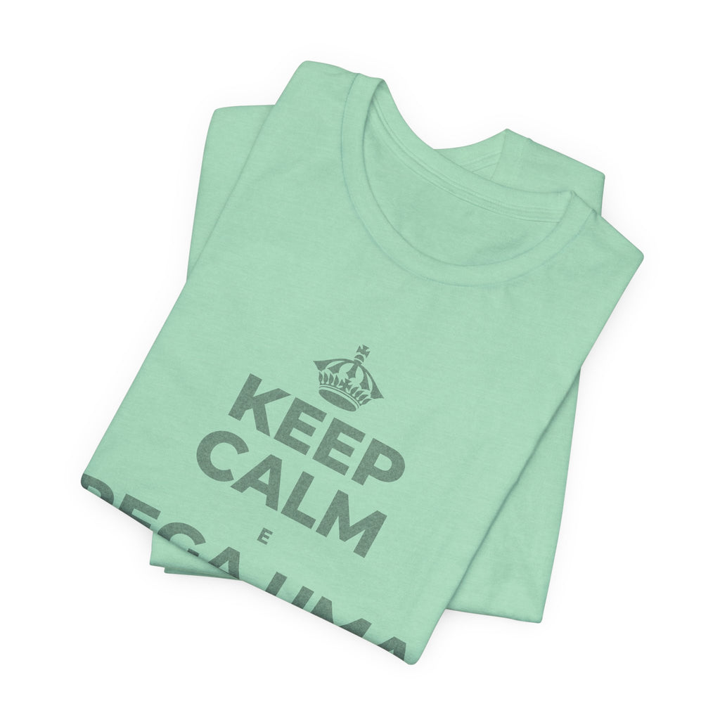 KEEP CALM E PEGA UMA AULA DE CADA VEZ T-Shirt (Baby Blue–Silver)