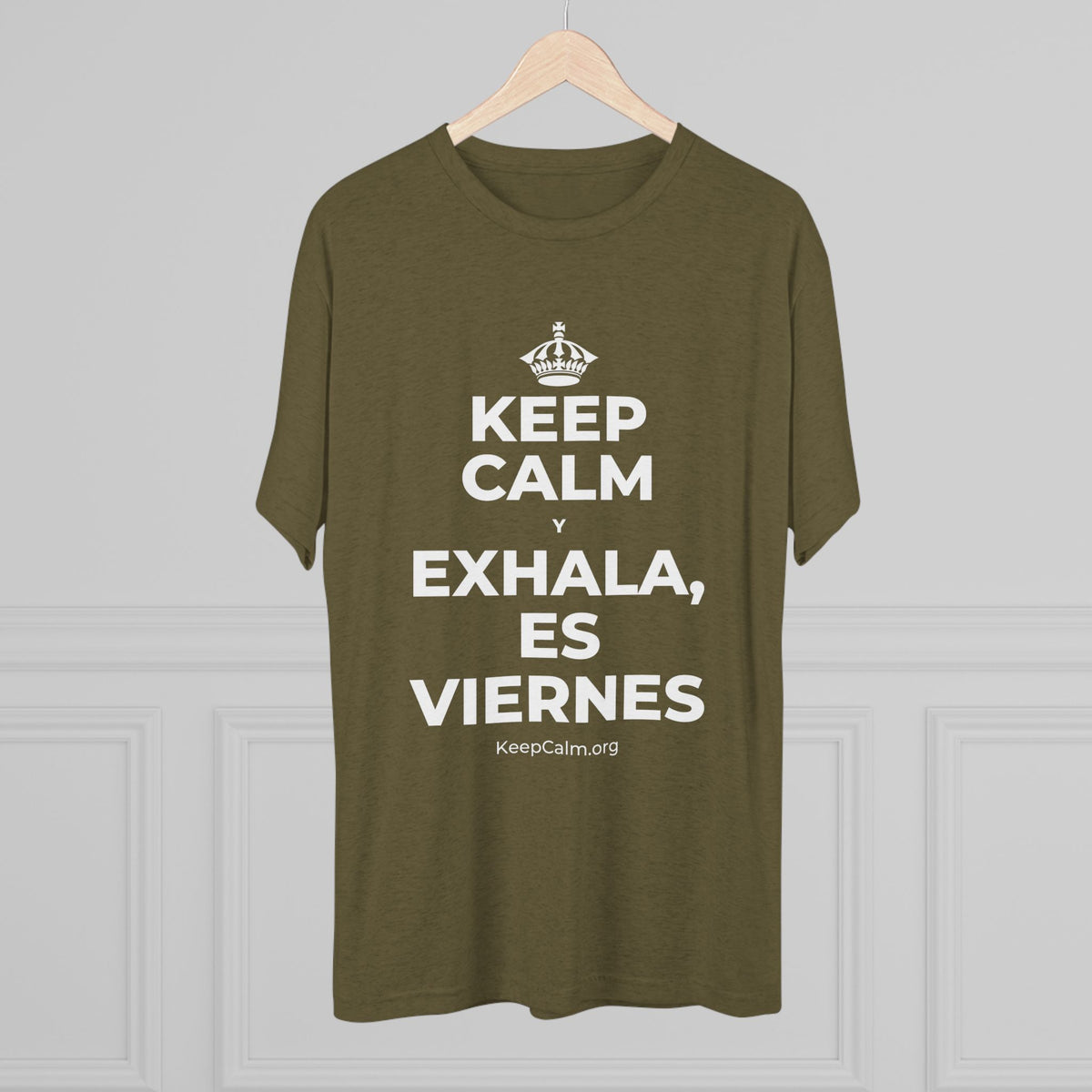 KEEP CALM Y EXHALA, ES VIERNES Tri-Blend Tee