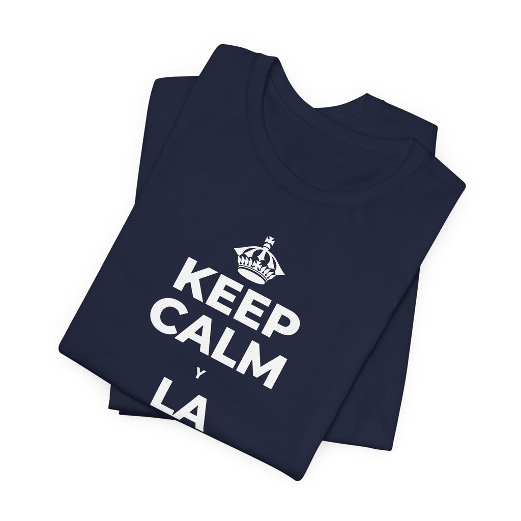 KEEP CALM Y LA FRENTE EN ALTO T-Shirt (White–Asphalt)