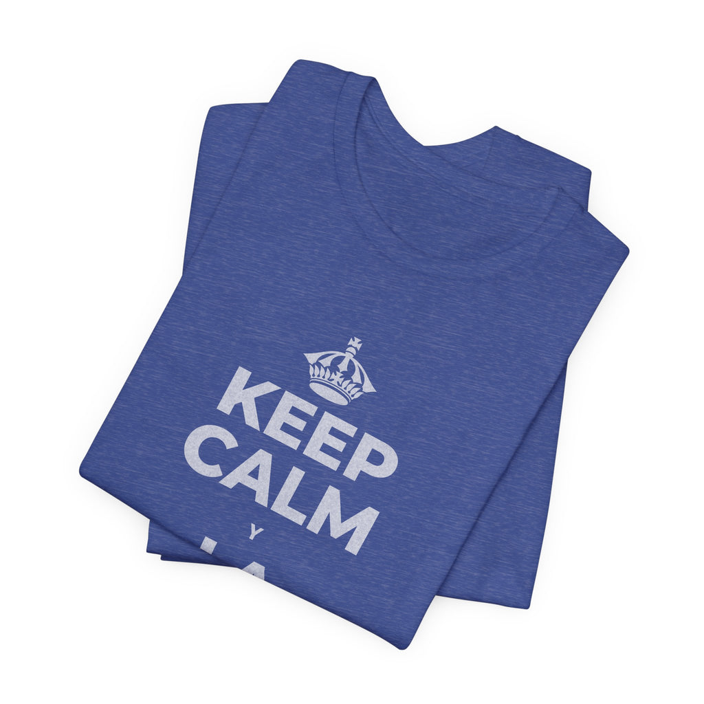 KEEP CALM Y LA FRENTE EN ALTO T-Shirt (Baby Blue–Silver)