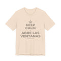 KEEP CALM Y ABRE LAS VENTANAS T-Shirt (Soft Cream–Heather Mauve)