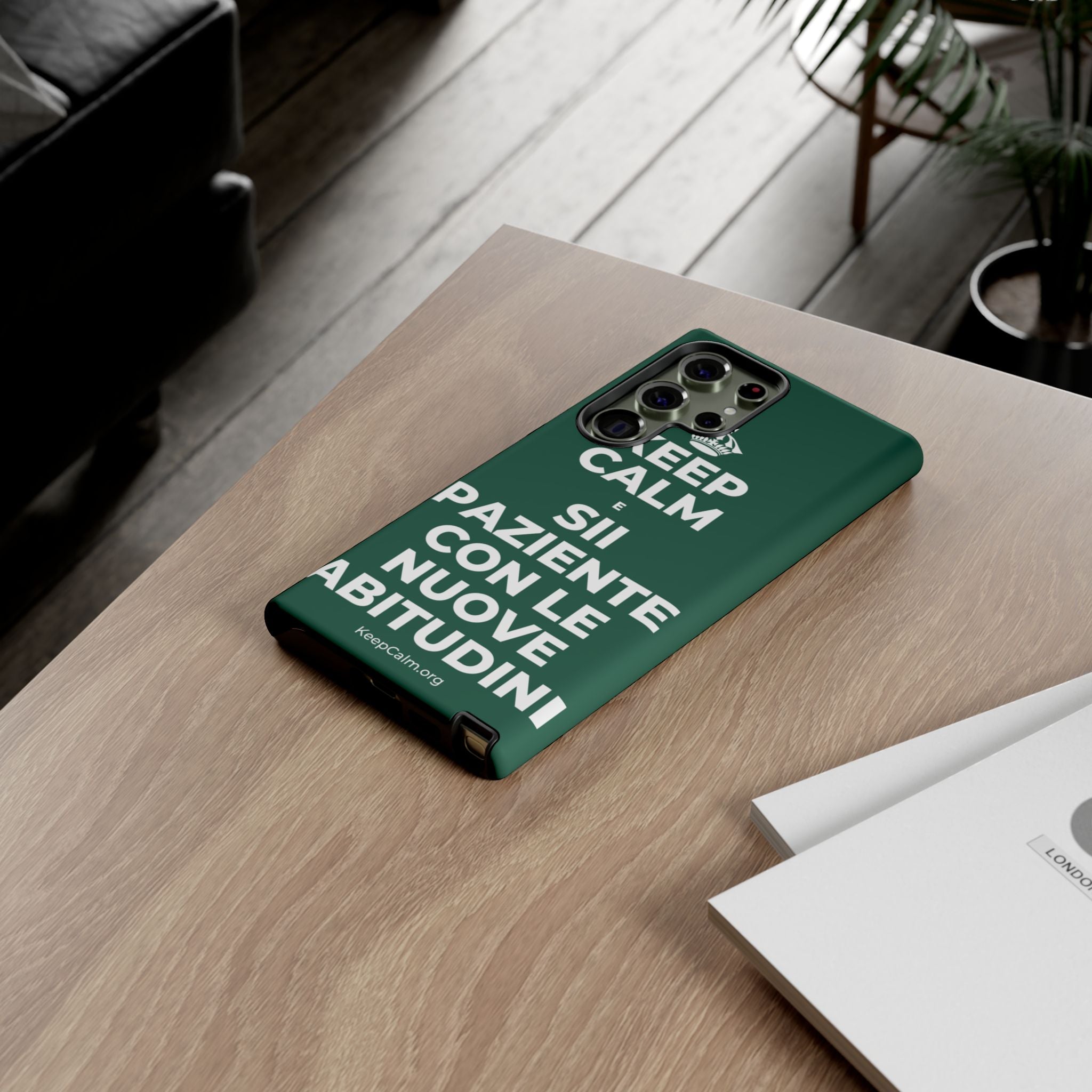 KEEP CALM E SII PAZIENTE CON LE NUOVE ABITUDINI Phone Case