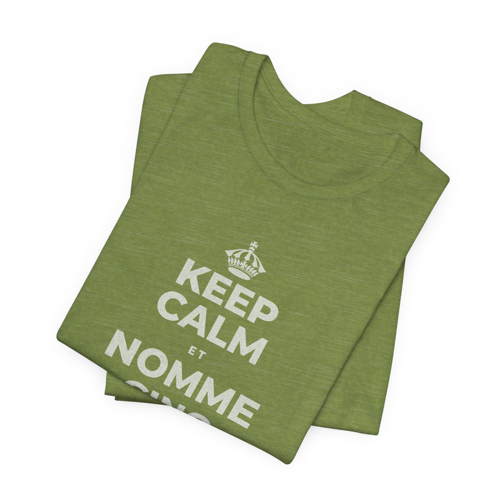 KEEP CALM ET NOMME CINQ CHOSES QUE TU VOIS T-Shirt (Baby Blue–Silver)