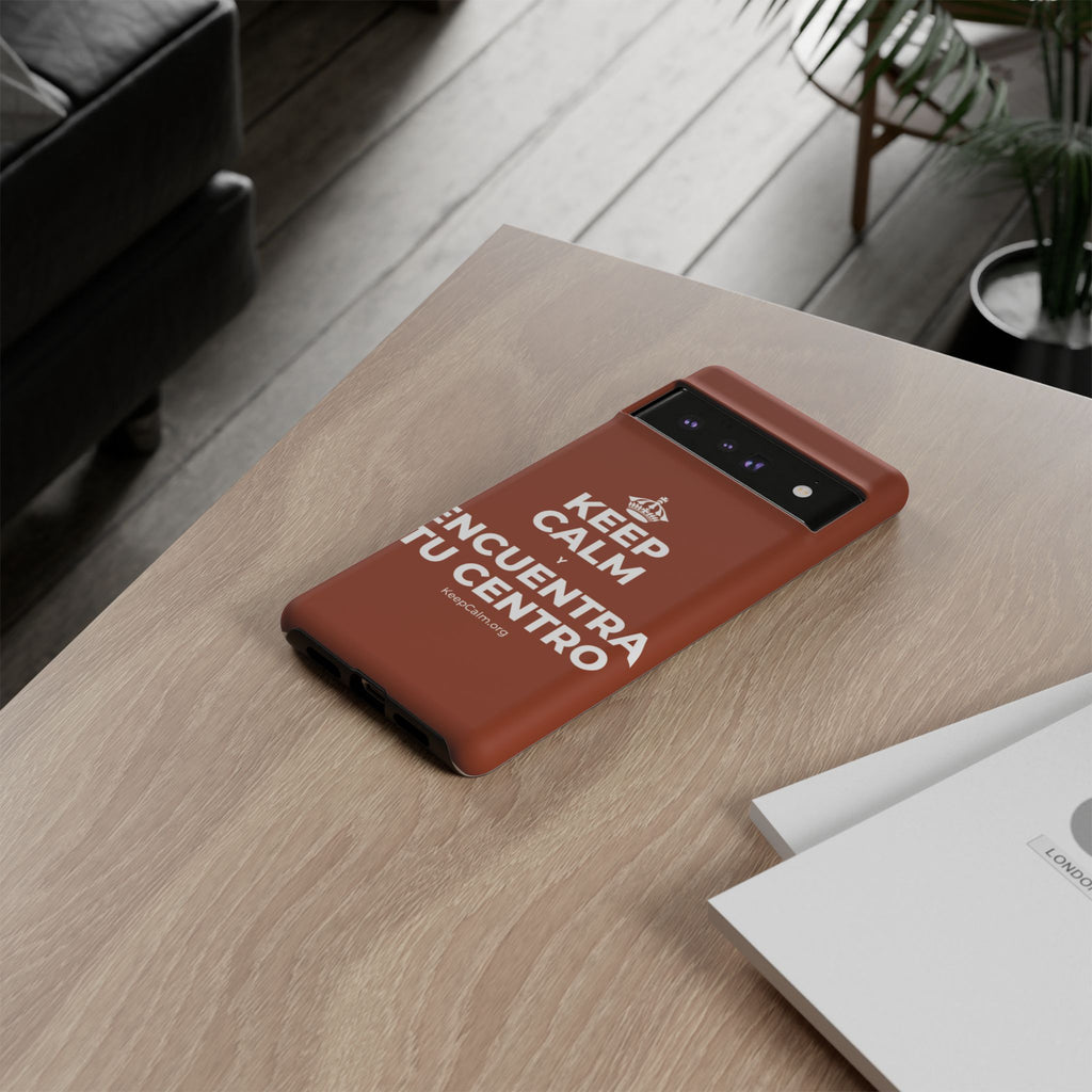 KEEP CALM Y ENCUENTRA TU CENTRO Phone Case