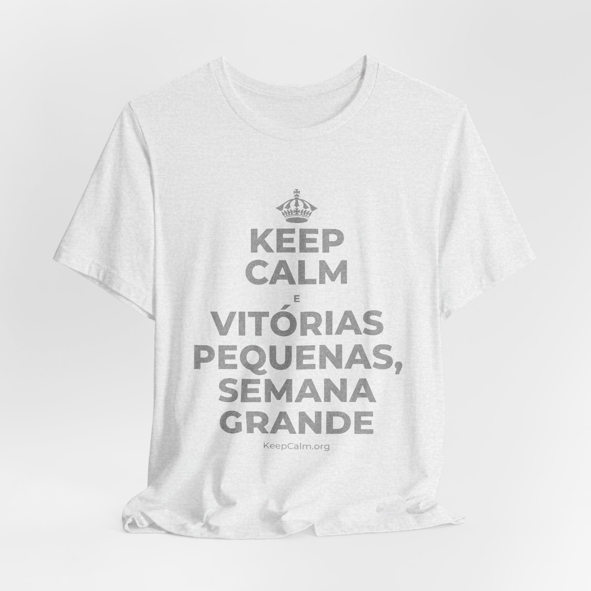 KEEP CALM E VITÓRIAS PEQUENAS, SEMANA GRANDE T-Shirt (Soft Cream–Heather Mauve)