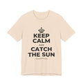 KEEP CALM AND CATCH THE SUN T-Shirt (Soft Cream–Heather Mauve)