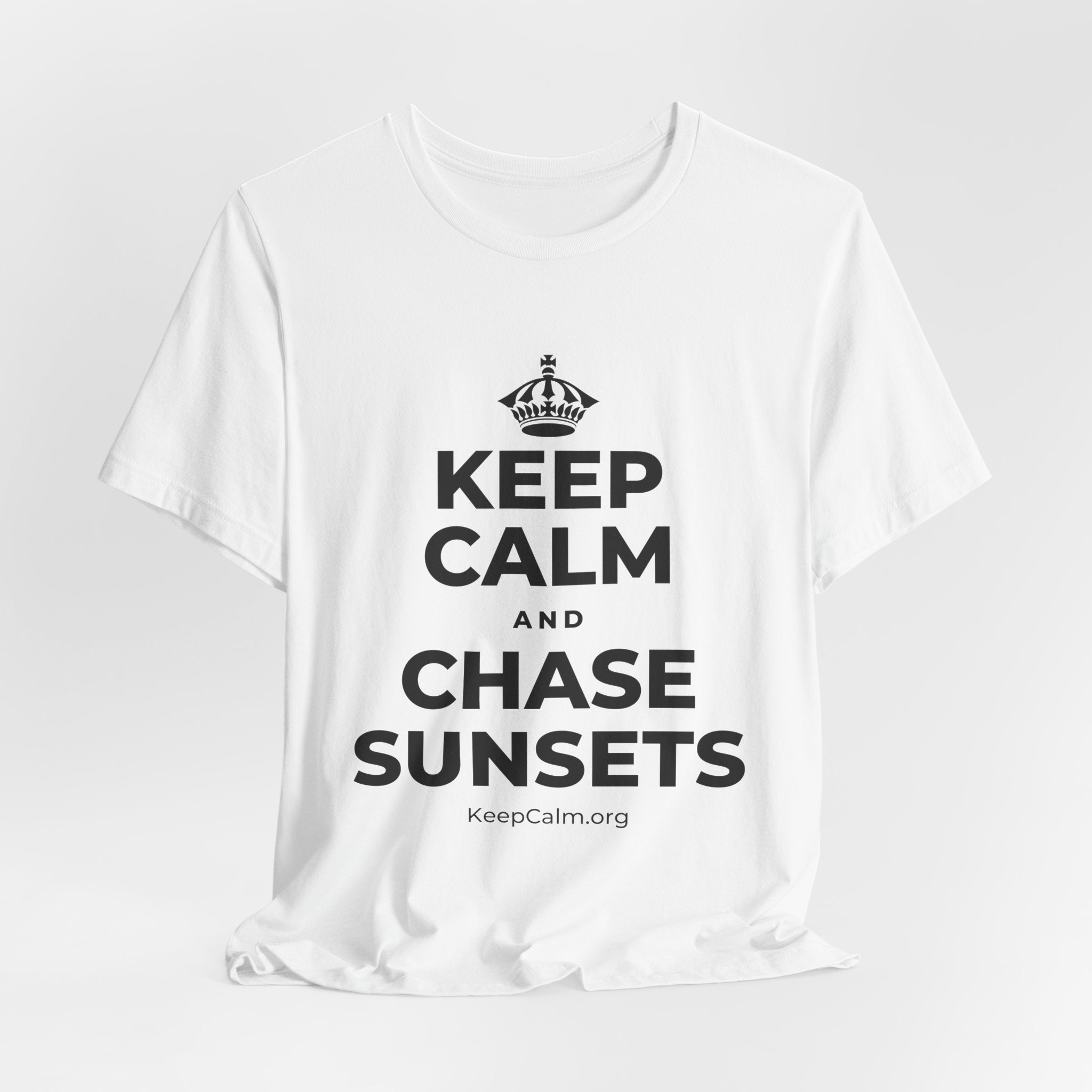 KEEP CALM AND CHASE SUNSETS T-Shirt (White–Asphalt)