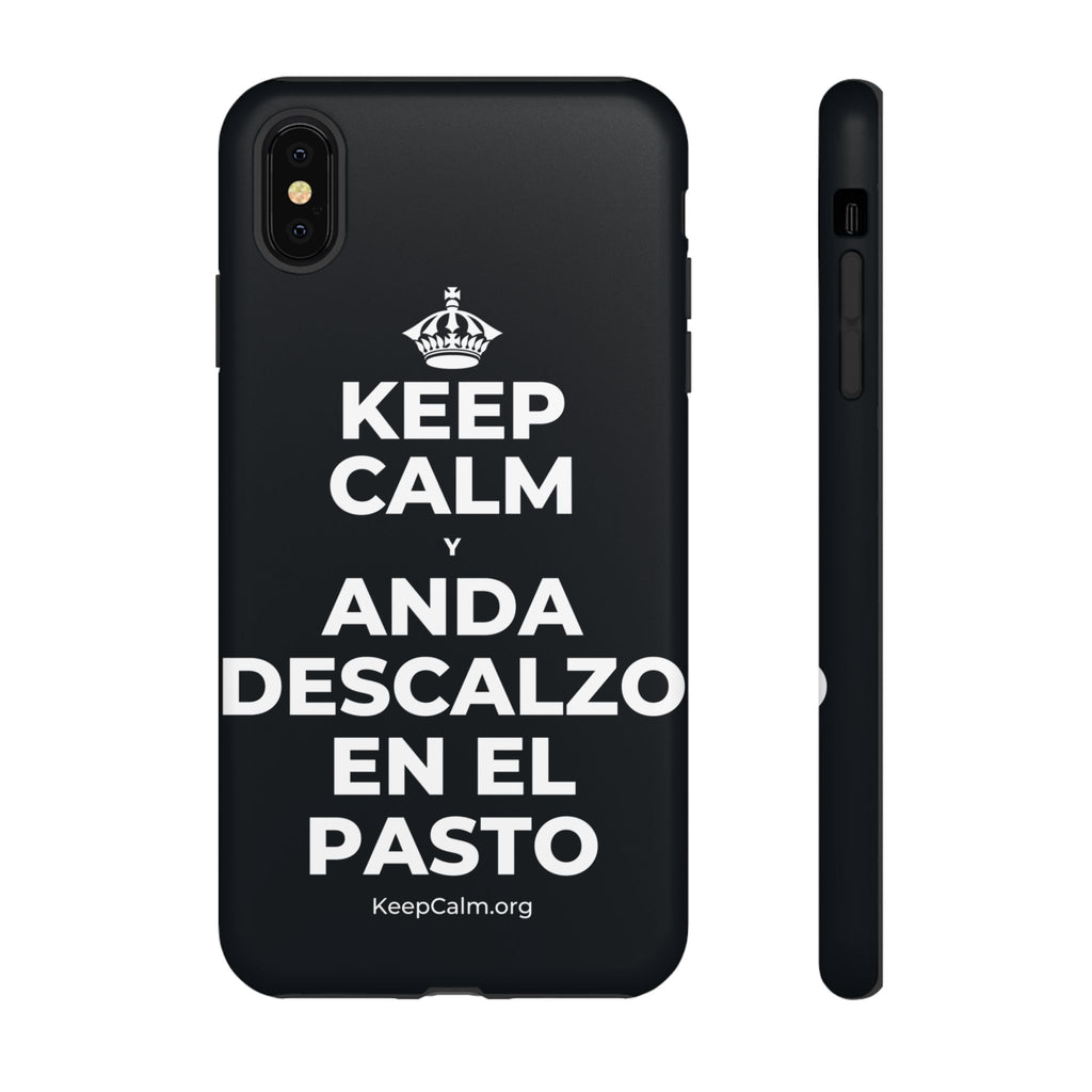 KEEP CALM Y ANDA DESCALZO EN EL PASTO Phone Case (Dark)