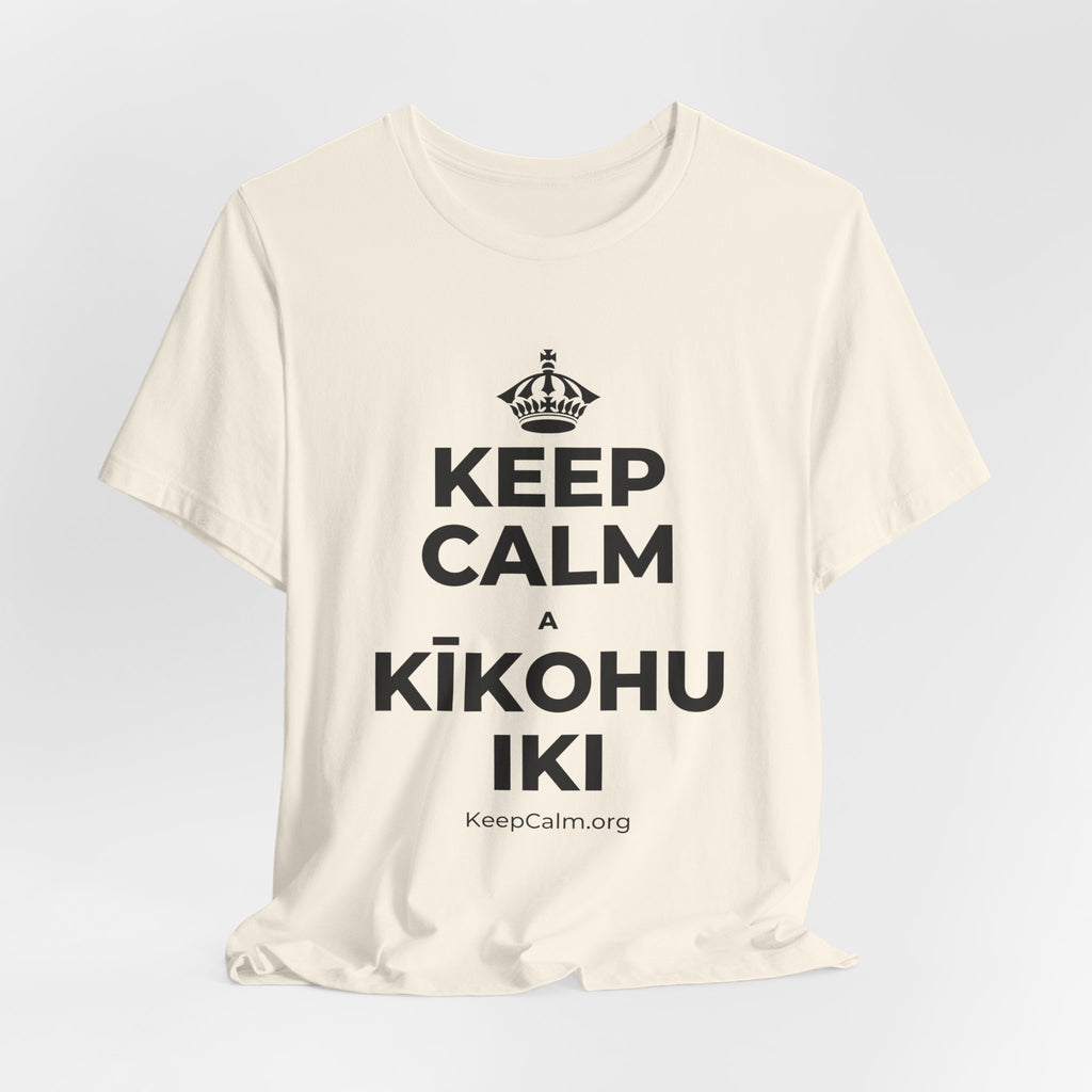 KEEP CALM A KĪKOHU IKI T-Shirt (White–Asphalt)
