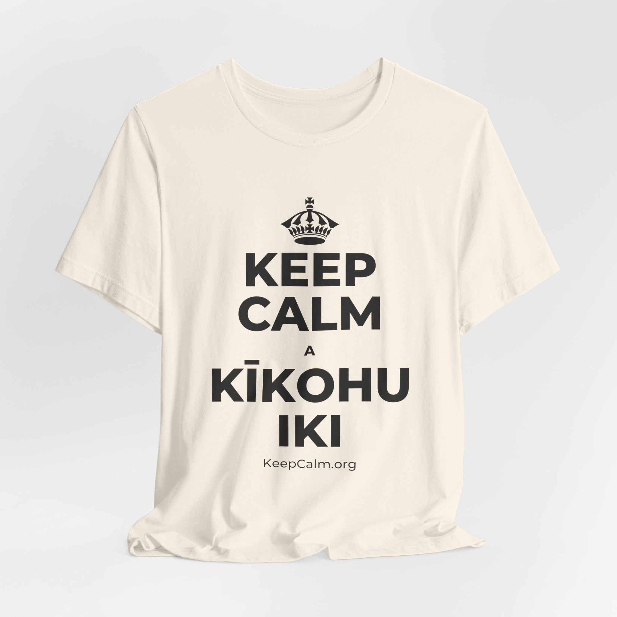 KEEP CALM A KĪKOHU IKI T-Shirt (White–Asphalt)