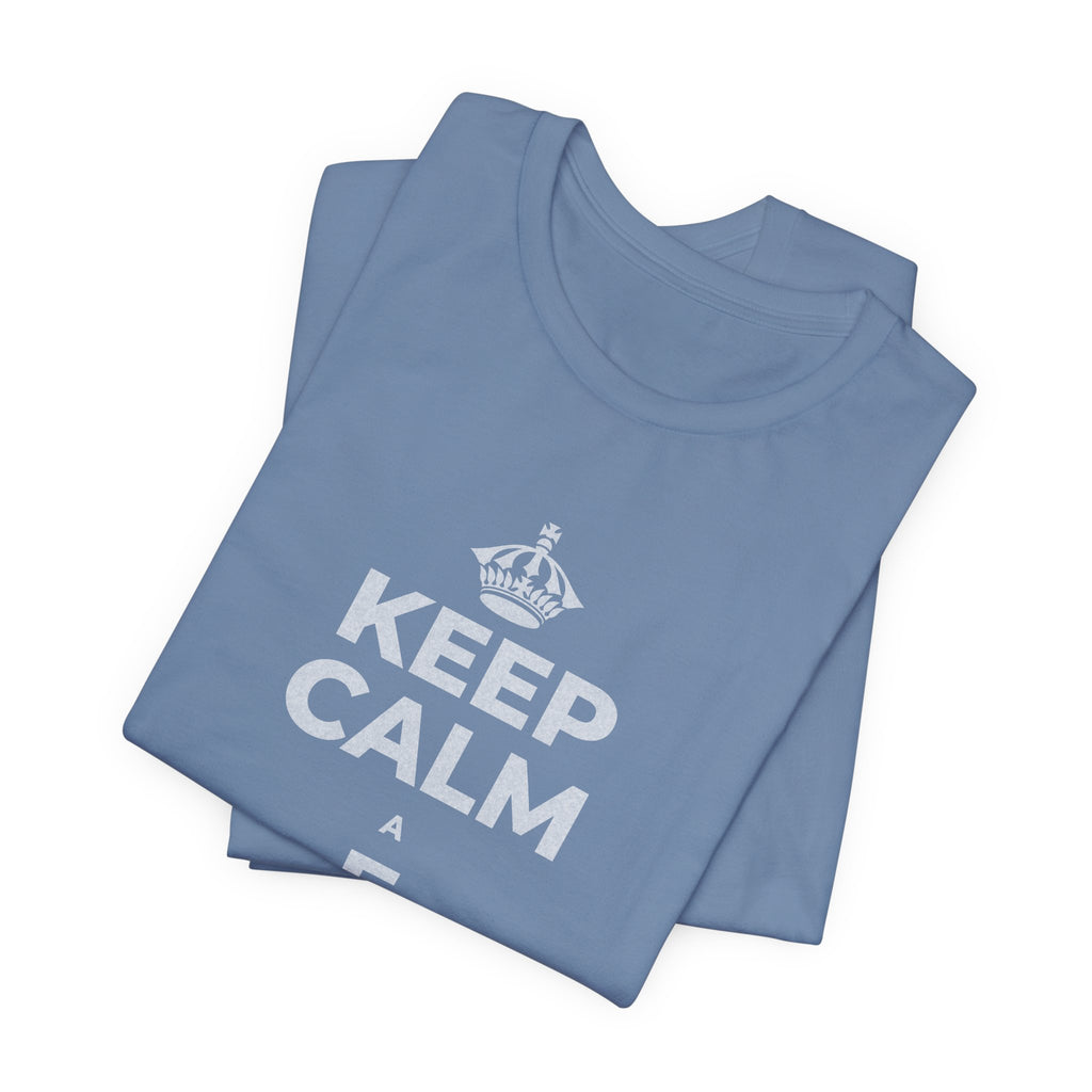KEEP CALM A E HAʻAHEO IĀ ʻOE IHO T-Shirt (Soft Cream–Heather Mauve)
