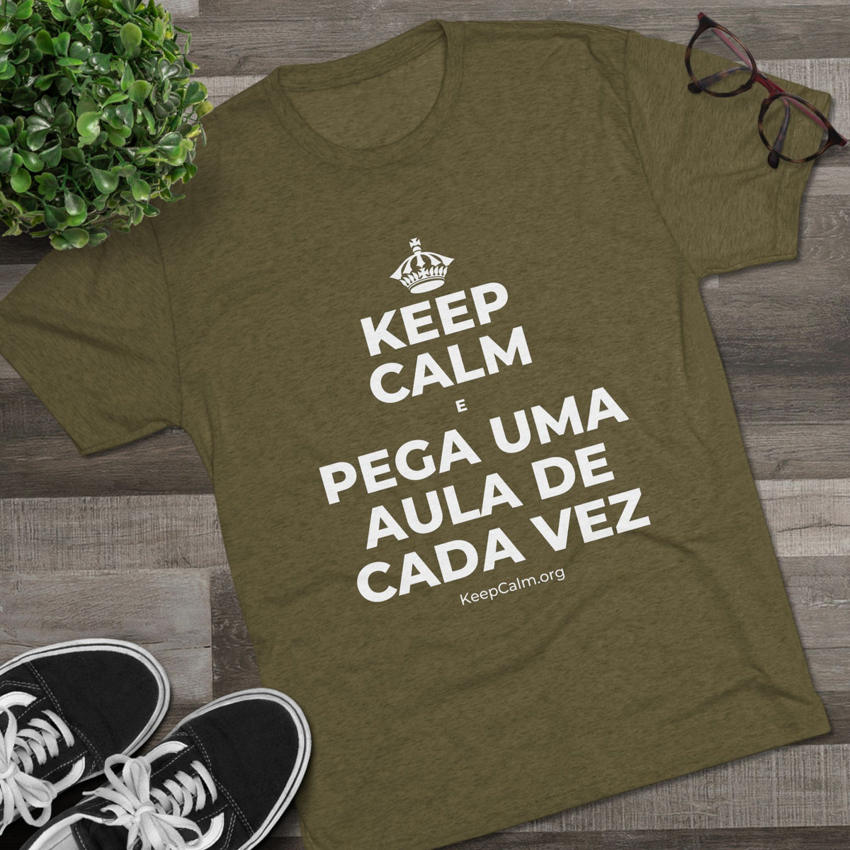 KEEP CALM E PEGA UMA AULA DE CADA VEZ Tri-Blend Tee