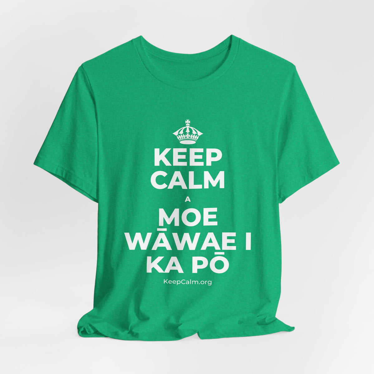 KEEP CALM A MOE WĀWAE I KA PŌ T-Shirt (Baby Blue–Silver)