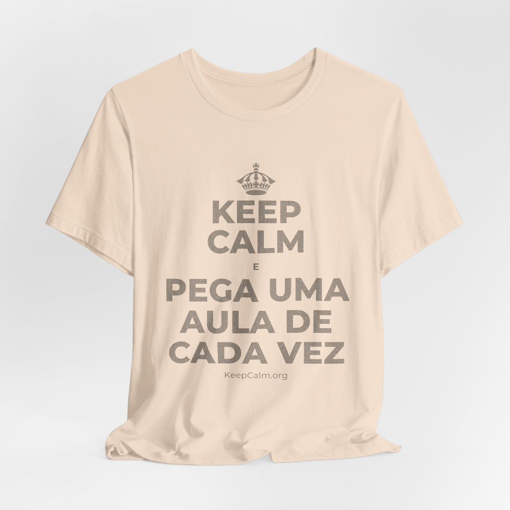 KEEP CALM E PEGA UMA AULA DE CADA VEZ T-Shirt (Soft Cream–Heather Mauve)