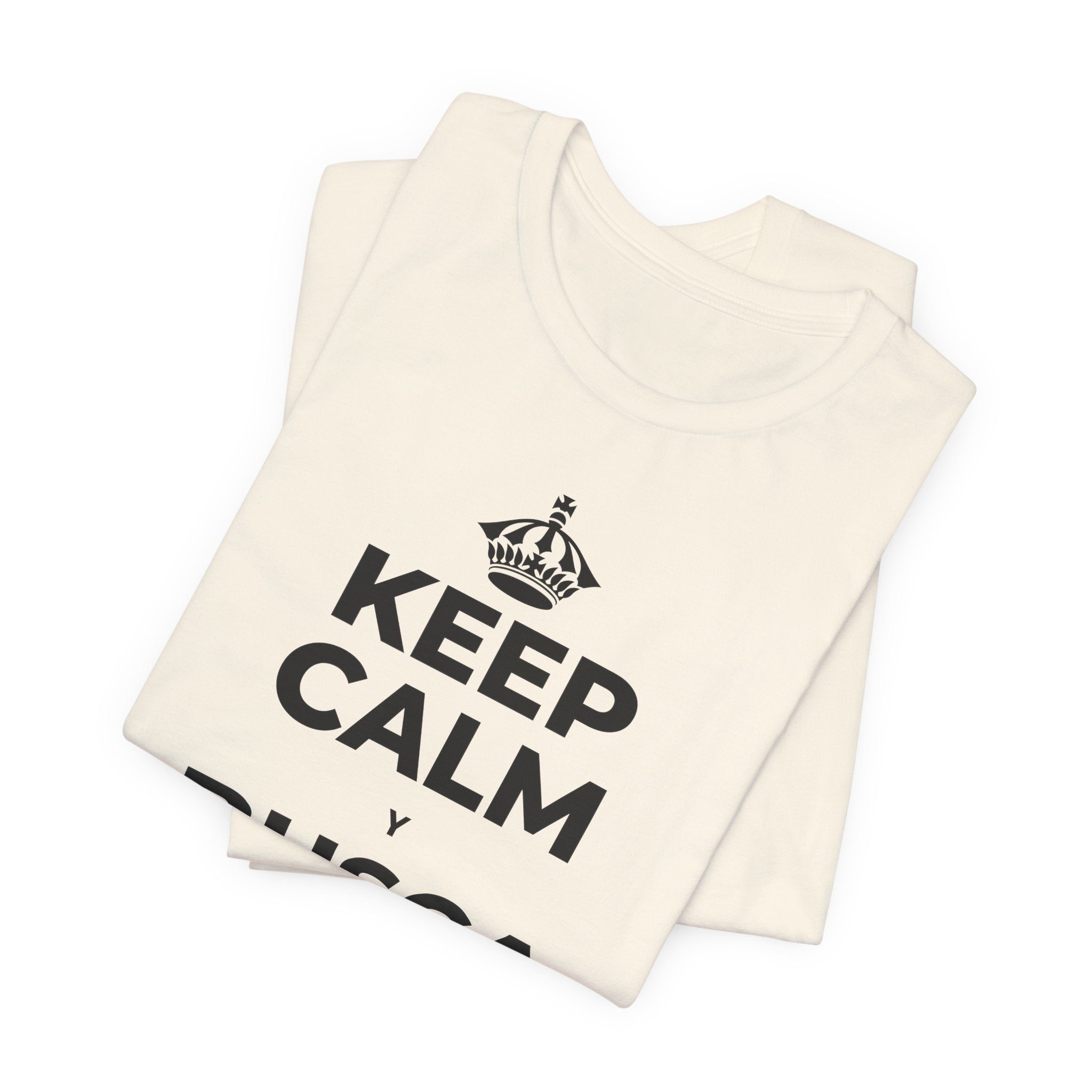 KEEP CALM Y BUSCA A ALGUIEN T-Shirt (White–Asphalt)