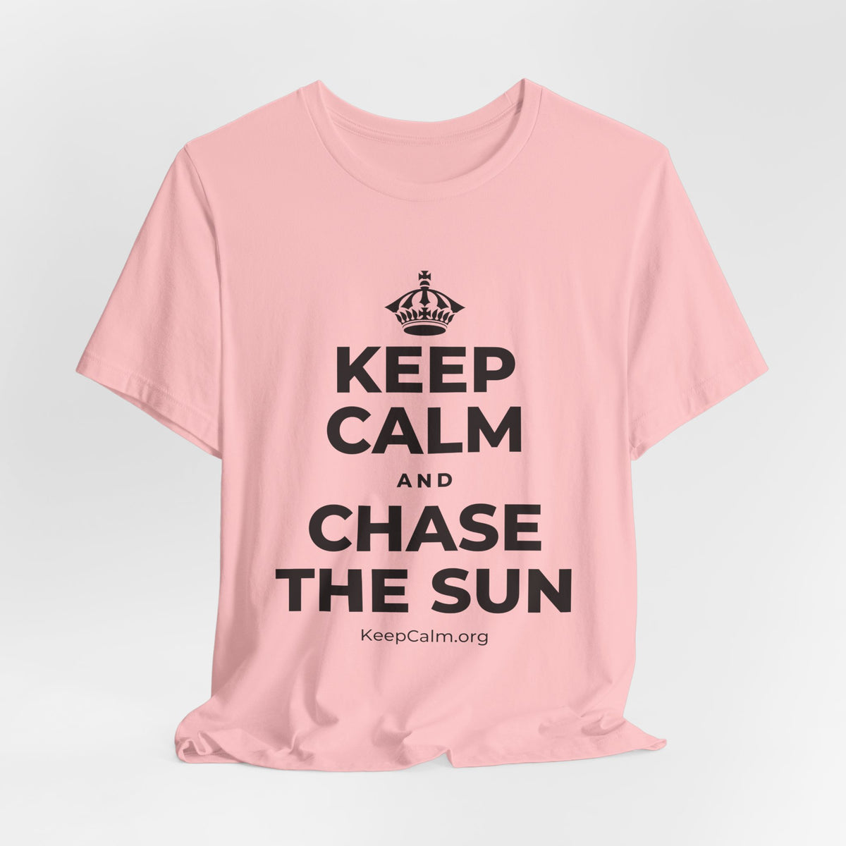 KEEP CALM AND CHASE THE SUN T-Shirt (White–Asphalt)