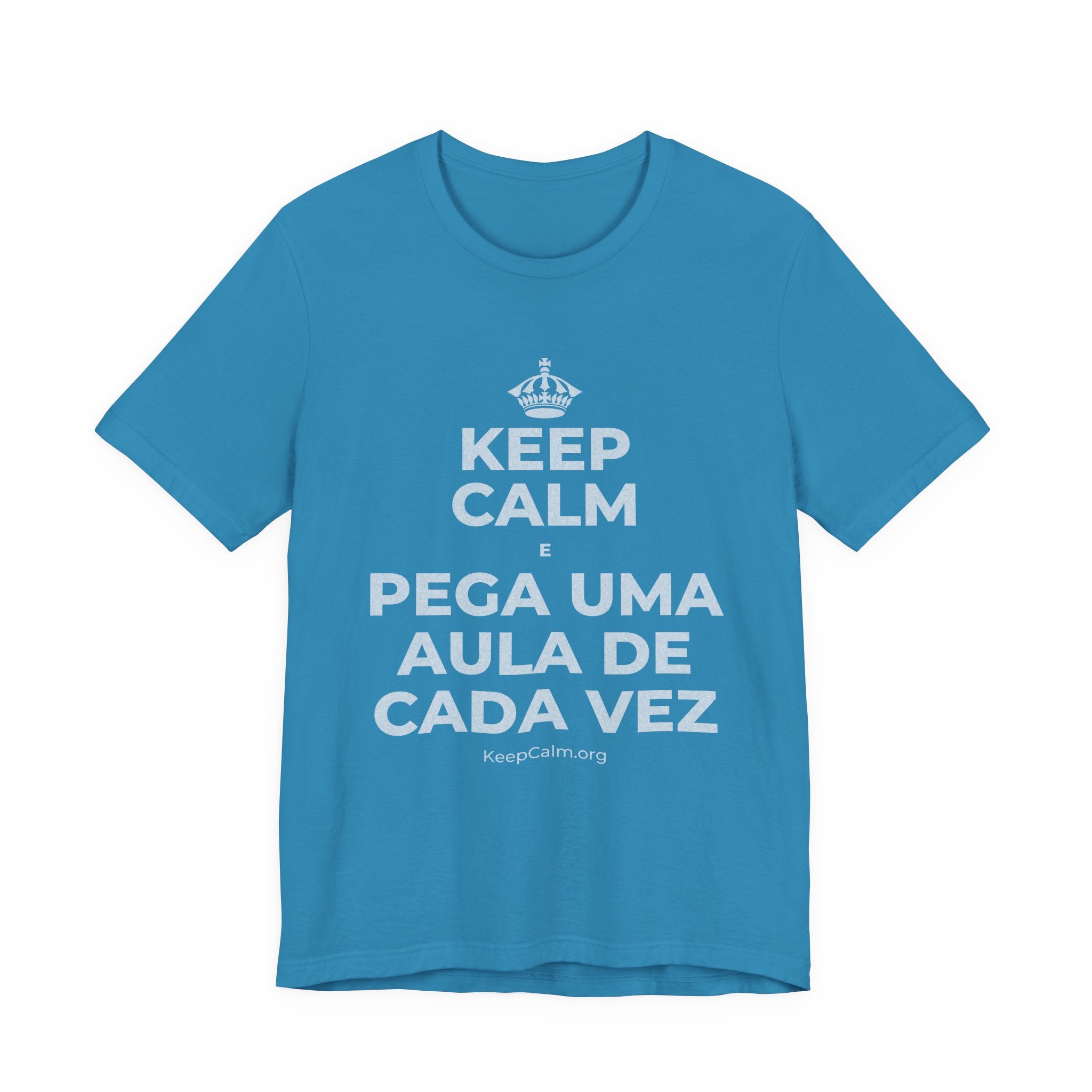 KEEP CALM E PEGA UMA AULA DE CADA VEZ T-Shirt (White–Asphalt)