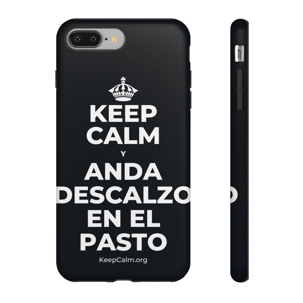 KEEP CALM Y ANDA DESCALZO EN EL PASTO Phone Case (Dark)
